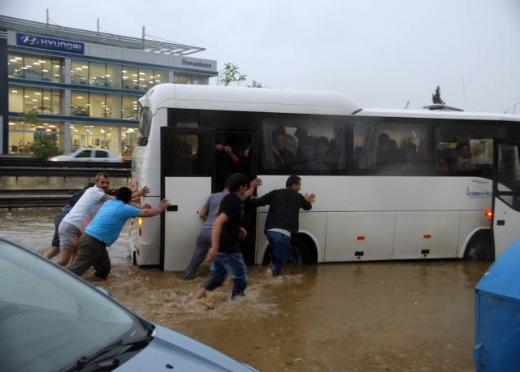 İstanbul Yağmura Teslim Oldu