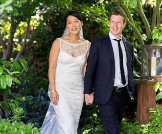Mark Zuckerberg Dünya Evine Girdi