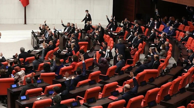 Öğretmenlerle ilgili önerge AKP ve MHP oylarıyla reddedildi