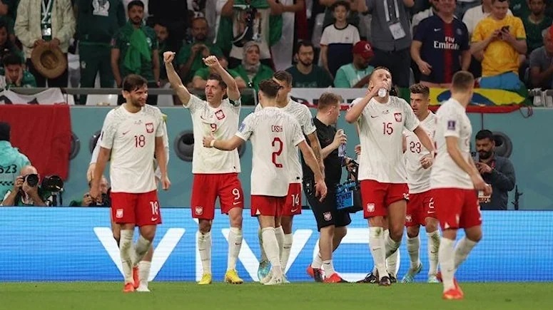 Polonya, Suudi Arabistan'ı 2 golle devirdi