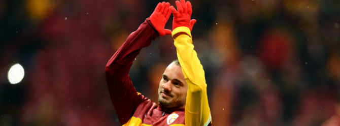 Sneijder İstanbula döndü