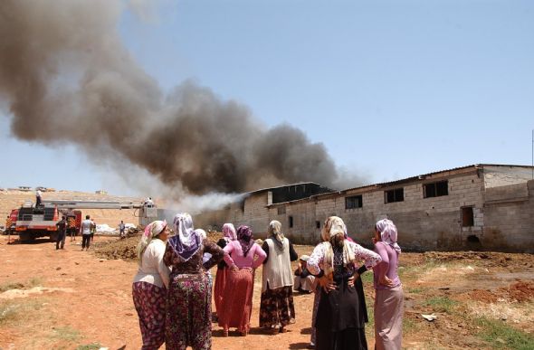 PKK bu kez de köy okulunu yaktı!
