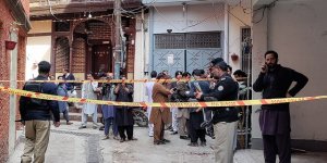 Pakistan/Peşaver'de camide patlama: En az 30 can kaybı
