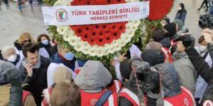 Doktorların Taksim'e çelenk bırakmasına polis engeli