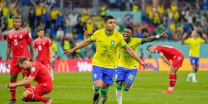 Brezilya İsviçre'yi tek golle geçerek turu garantiledi
