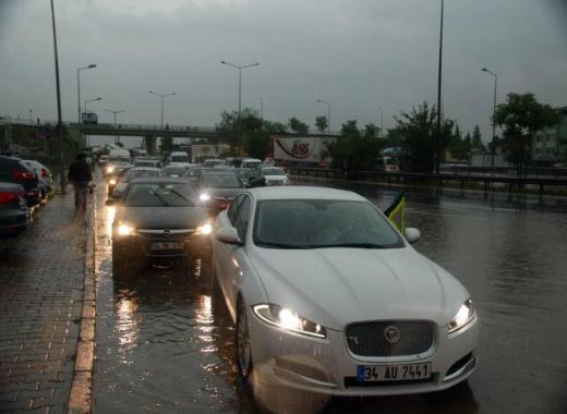 İstanbul Yağmura Teslim Oldu 7