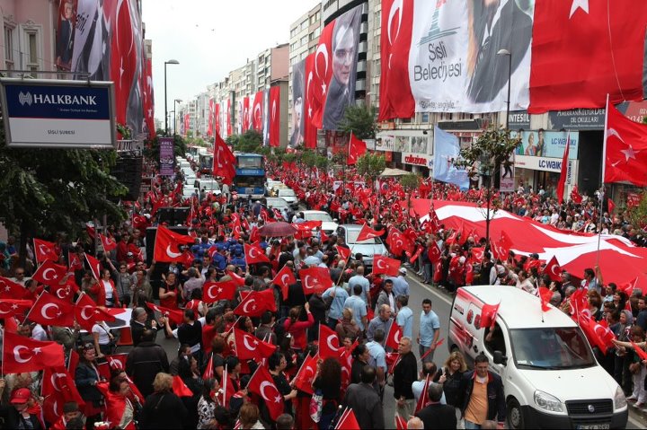 Şişli Kırmızı Beyaz Oldu 7