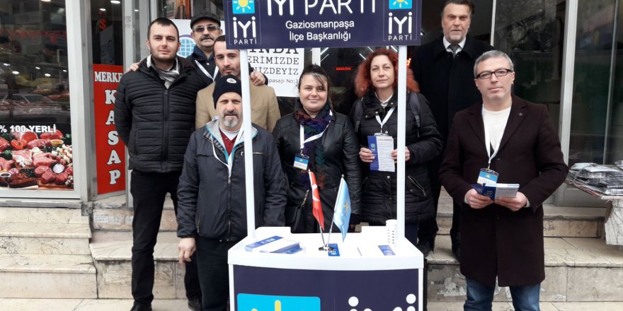 İYİ Parti Meydanlara Üye Kaydı Standı Kurdu