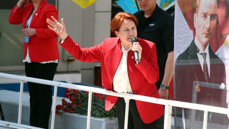 Akşener bütün yöneticilerden istifa istedi