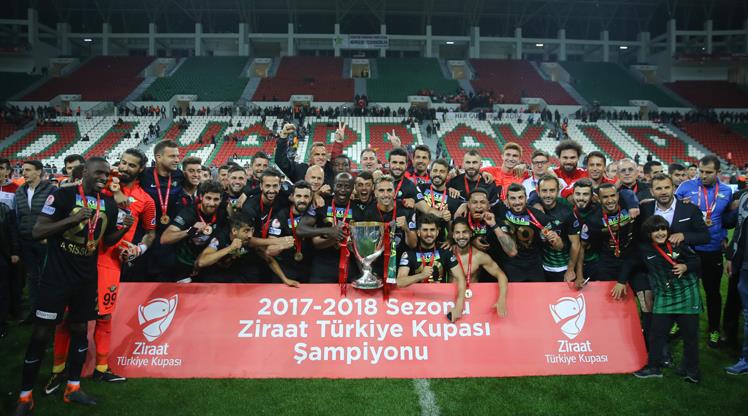 Teleset Mobilya Akhisarspor tarih yazdı