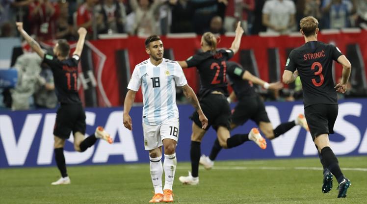 Tangoyu Hırvatlar yaptı! Messi'li Arjantin'i dağıttılar