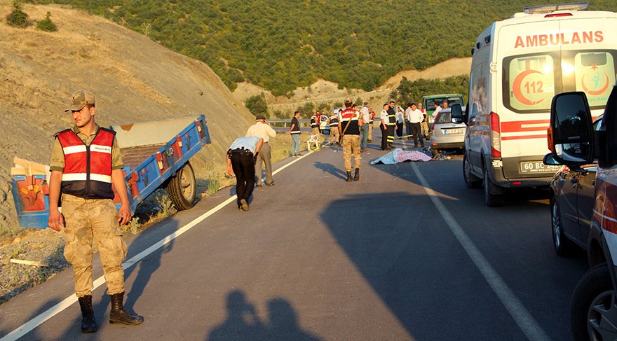 Tokat'ta korkunç kaza! 4 ölü, 22 yaralı