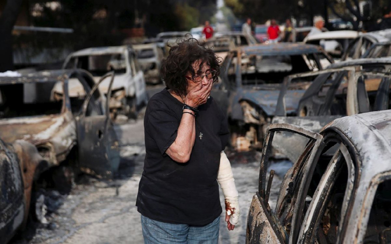 Dünya alev alev yanan Yunanistan için tek yürek oldu… Ölü sayısı 74’e çıktı