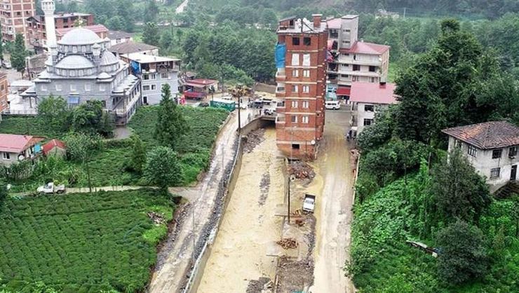 Rize'deki 7 katlı bina için yıkım kararı