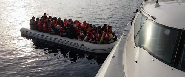 İzmir’de göçmen teknesi battı: 4 ölü, 30 kişi kayıp