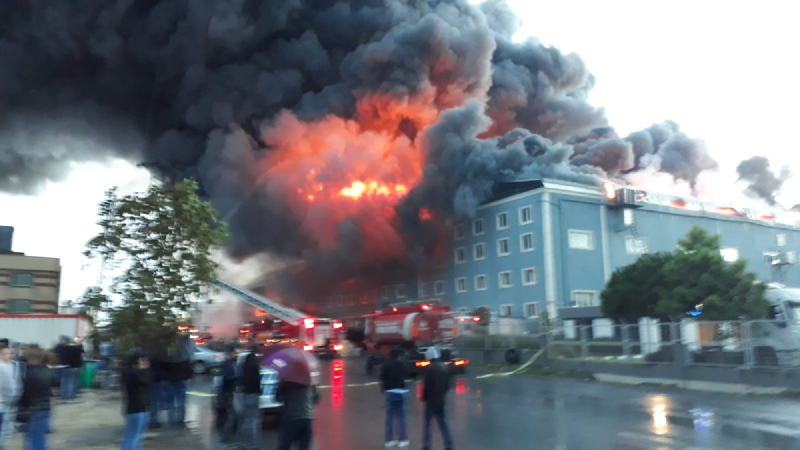 İstanbul Esenyurt’ta 3 fabrikada yangın