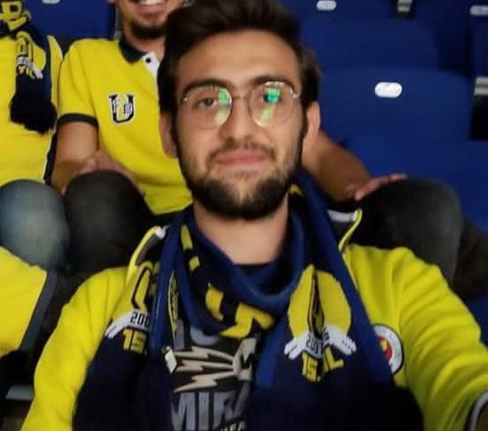 Fenerbahçe taraftarları Koray Şener'in ölümü sonrası tribünü terk etti!