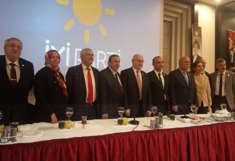 İYİ Parti'den 'büyükşehir aday listesi'ne yalanlama