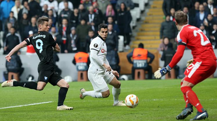 Beşiktaş'ın tur umudu direklere takıldı