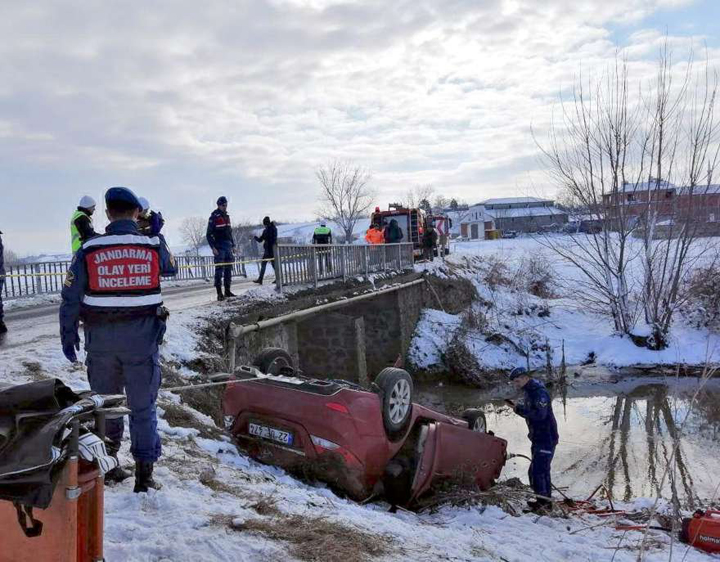 Tekirdağ’da otomobil dereye uçtu: 8 ölü