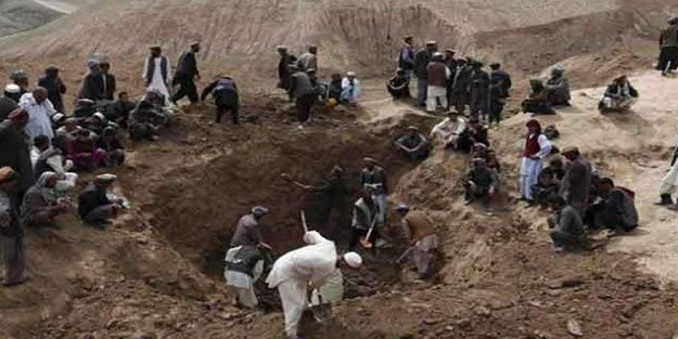 Altın madeninde toprak kayması: 30 ölü