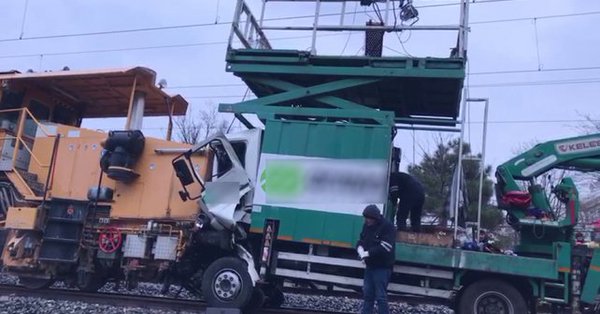 İstanbul'da tren kazası! Yaralılar var