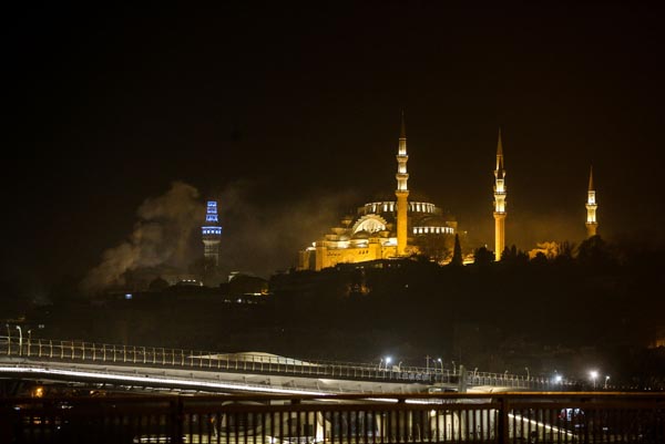İstanbul'da yangın! Ölü ve yaralılar var