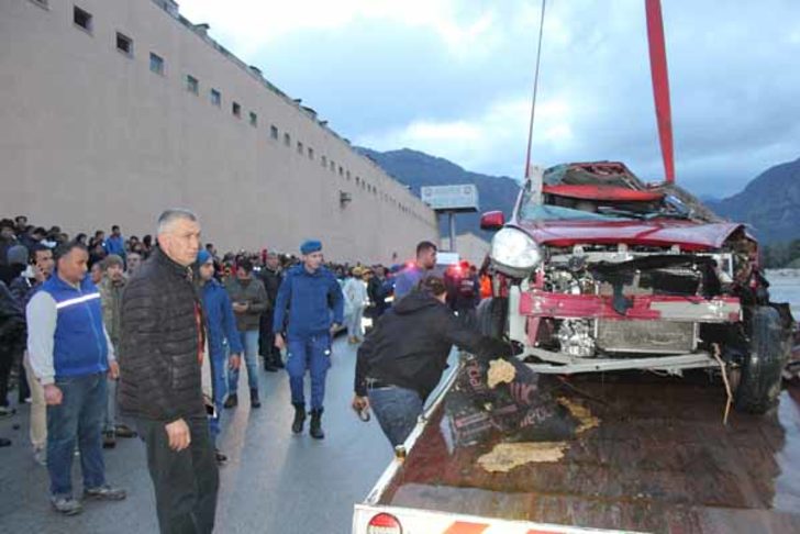 Antalya Kemer'de hortum dehşeti! Buse Acar'dan haber yok