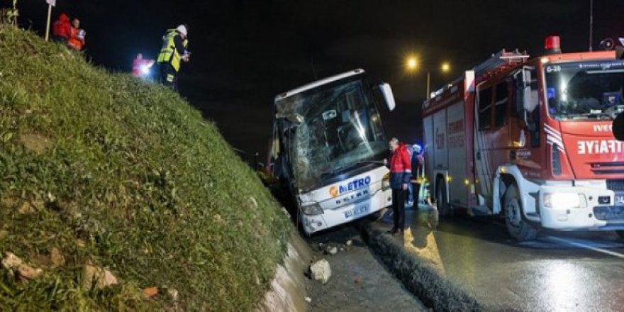 İstanbul'da otobüs devrildi: 2 ölü, 21 yaralı