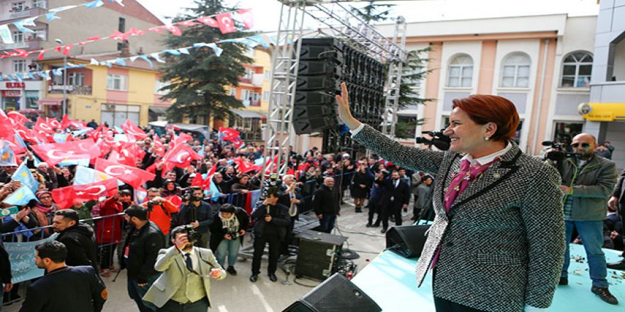 Meral Akşener Bilecikte EYT'lilerin derdini anlattı!