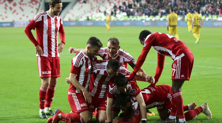 Demir Grup Sivasspor: 2 - Evkur Yeni Malatyaspor: 0