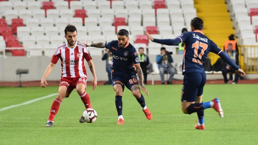 Demir Grup Sivasspor: 0 - Medipol Başakşehir: 0