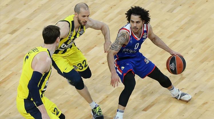 Final Four'daki Türk derbisinde kazanan Anadolu Efes