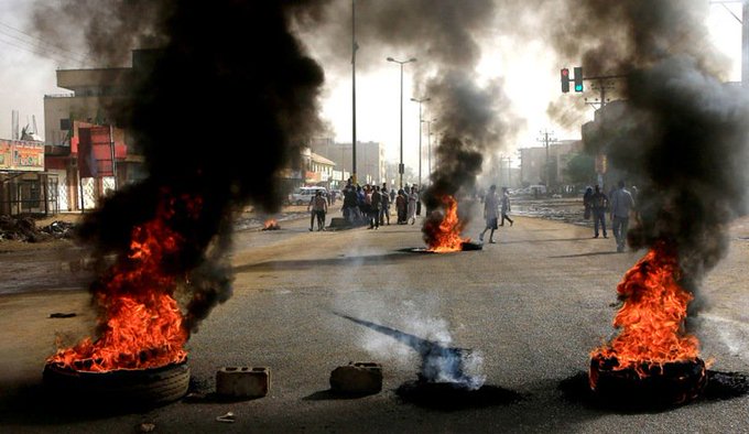 Sudan'da ordu darbe karşıtı göstericilere müdahale etti: 35 ölü