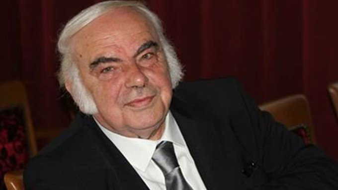 Ünlü tiyatrocu Enis Fosforoğlu geçirdiği kalp krizi sonucu vefat etti
