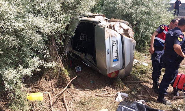 Mezuniyet töreninden dönen otomobil takla attı: 4 ölü, 1 yaralı