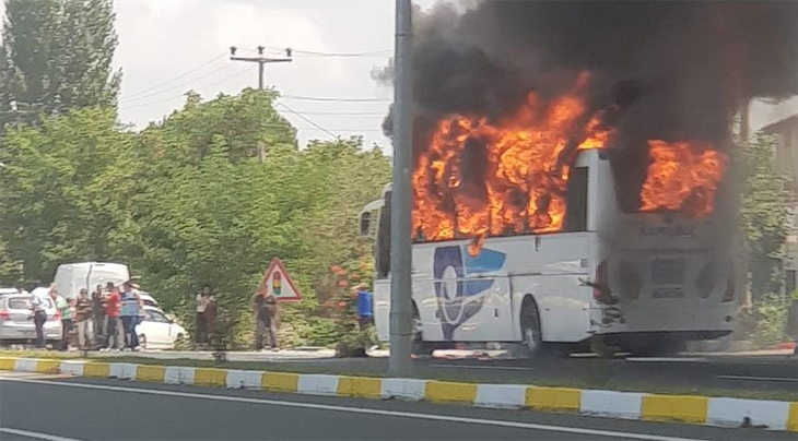 Balıkesir’de otobüs yandı: Beş ölü, 15 yaralı