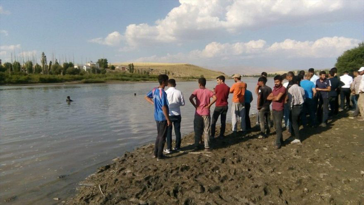 Muş'ta nehre giren 3 çocuk boğuldu, 1'inin durumu ağır, 2 çocuk aranıyor