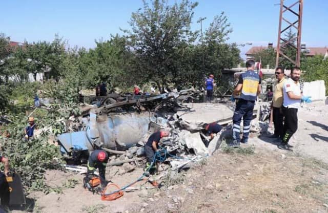Kayseri'de kanal açma aracı evin üzerine devrildi: 4 kişi öldü!