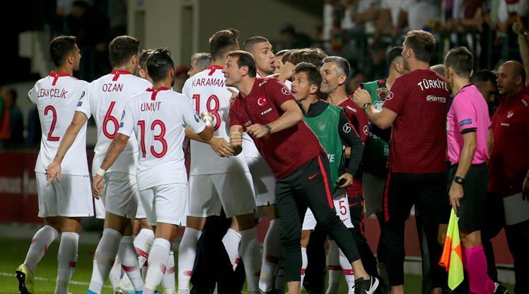 Türkiye, Moldova'yı güle oynaya farklı yendi