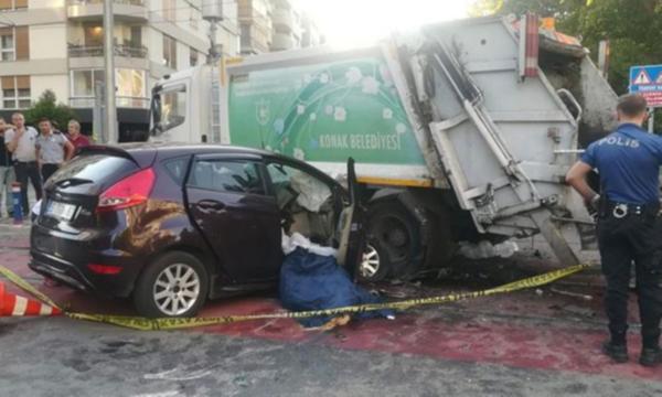 İzmir/Konak'da feci kaza: 2 Ölü, 2 yaralı