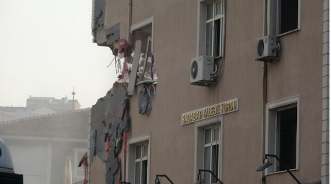 Kağıthane'de yurt binası yıkımı gerginliği