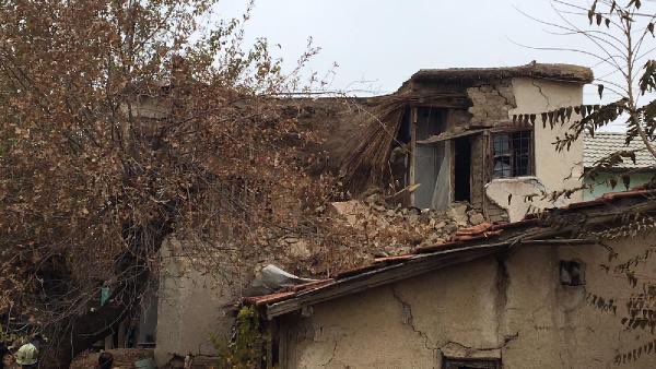 Konya'da bina çöktü! 2'si çocuk 3 ölü