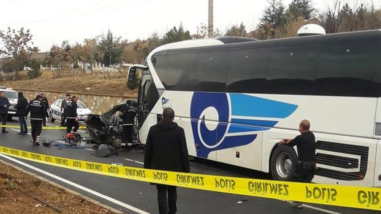 Kırşehir'de feci kaza! 3 Ölü, 1 yaralı