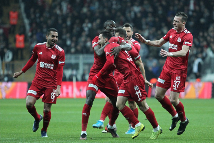 Beşiktaş: 1 - DG Sivasspor: 2