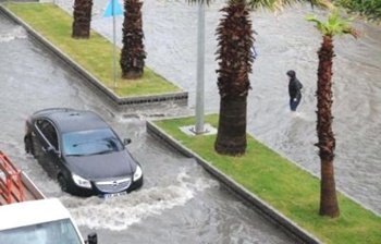 Çanakkalede Sel İki Kişiyi Yuttu