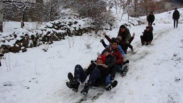Yurt genelinde birçok ilde eğitime kar tatili