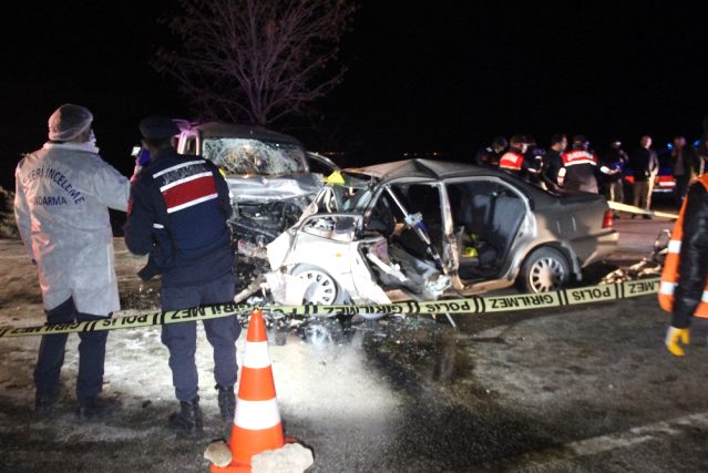 Konya'da feci kaza: 4 Ölü, 4 yaralı