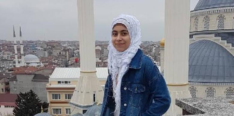 Bahçelievler'de balkondan bakan Suriyeli kız çocuğu başına isabet eden kurşunla öldü