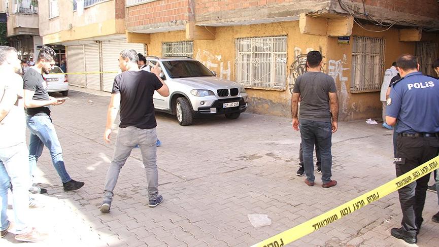 Diyarbakır'da silahlı saldırı sonucu polis memuru şehit oldu